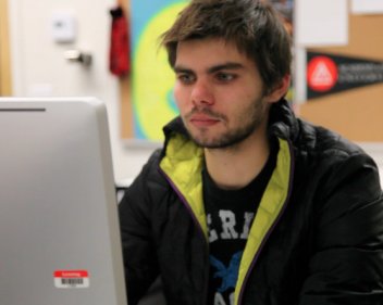 Рабочее место: Денис Довгаль -- человек, умеющий продавать музыку в интернете